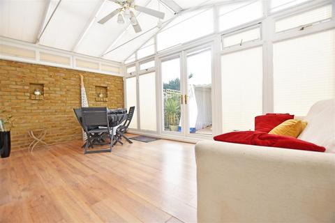 42 Roxborough Avenue, Isleworth, TW7 5HJ