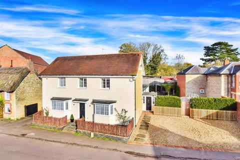 5 bedroom detached house to rent, High Street, Sherington, Newport Pagnell