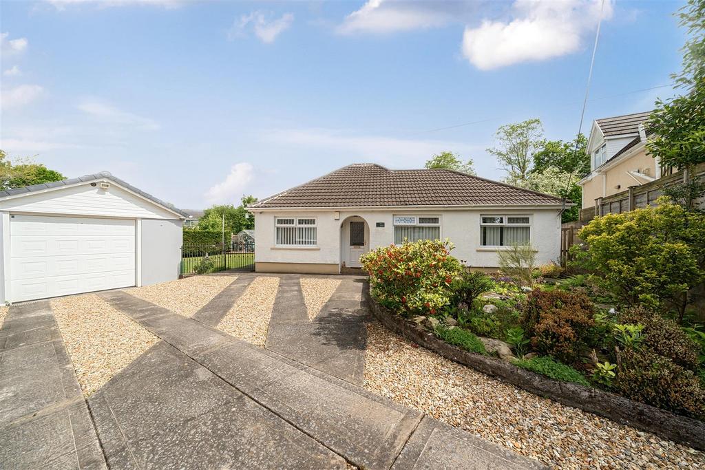 Oaklands Road, Pontlliw, Swansea 3 bed detached bungalow for sale £345,000