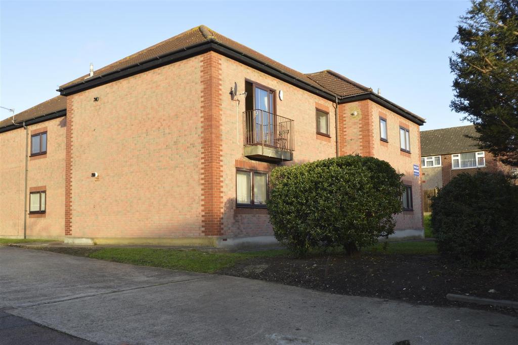 Penny Close, Rainham 1 bed apartment to rent £1,300 pcm (£300 pw)