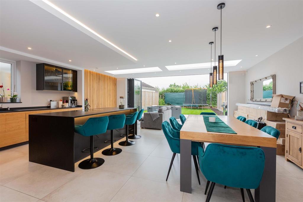 4 Oldway Lane-8.jpg