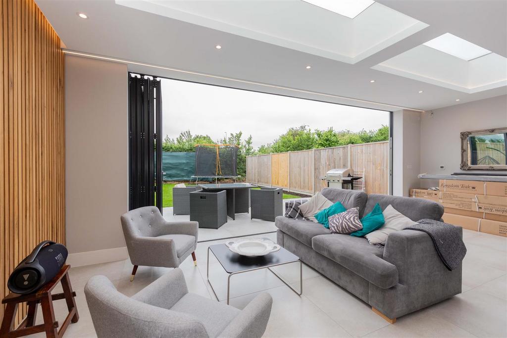 4 Oldway Lane-7.jpg