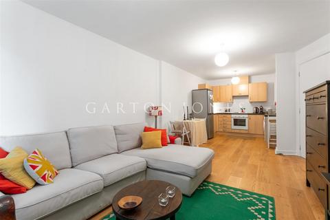 1 bedroom flat for sale, Salamanca Place, London, Vauxhall, London