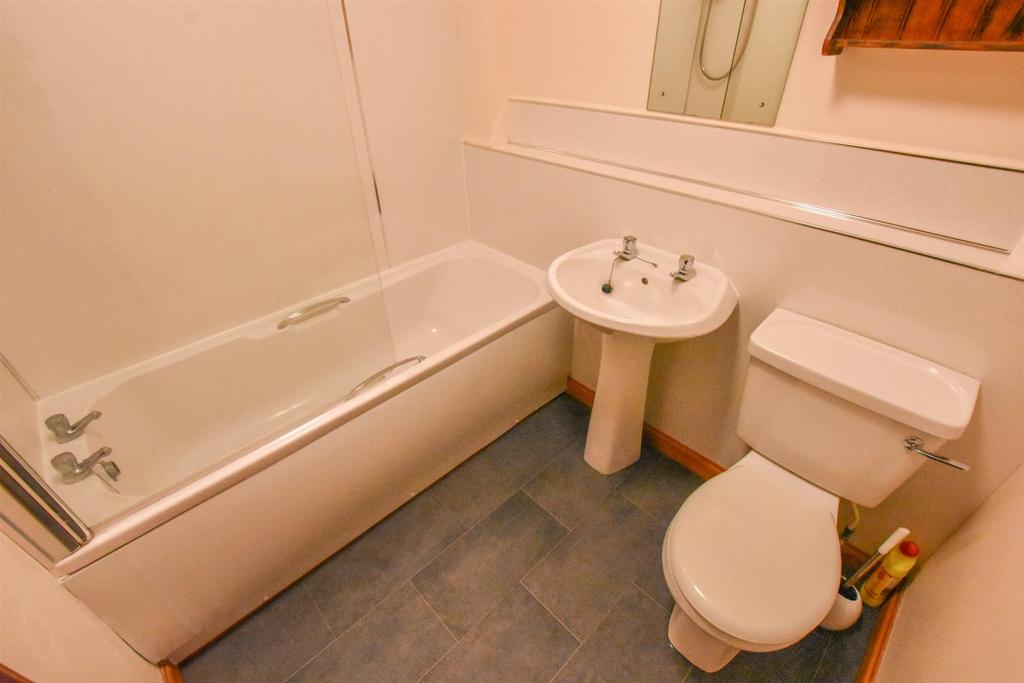 BATHROOM-2.jpg