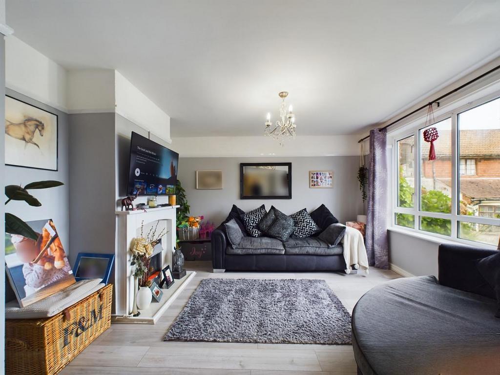 Chambers Road, St. LeonardsOnSea TN38 2 bed ground floor flat to rent