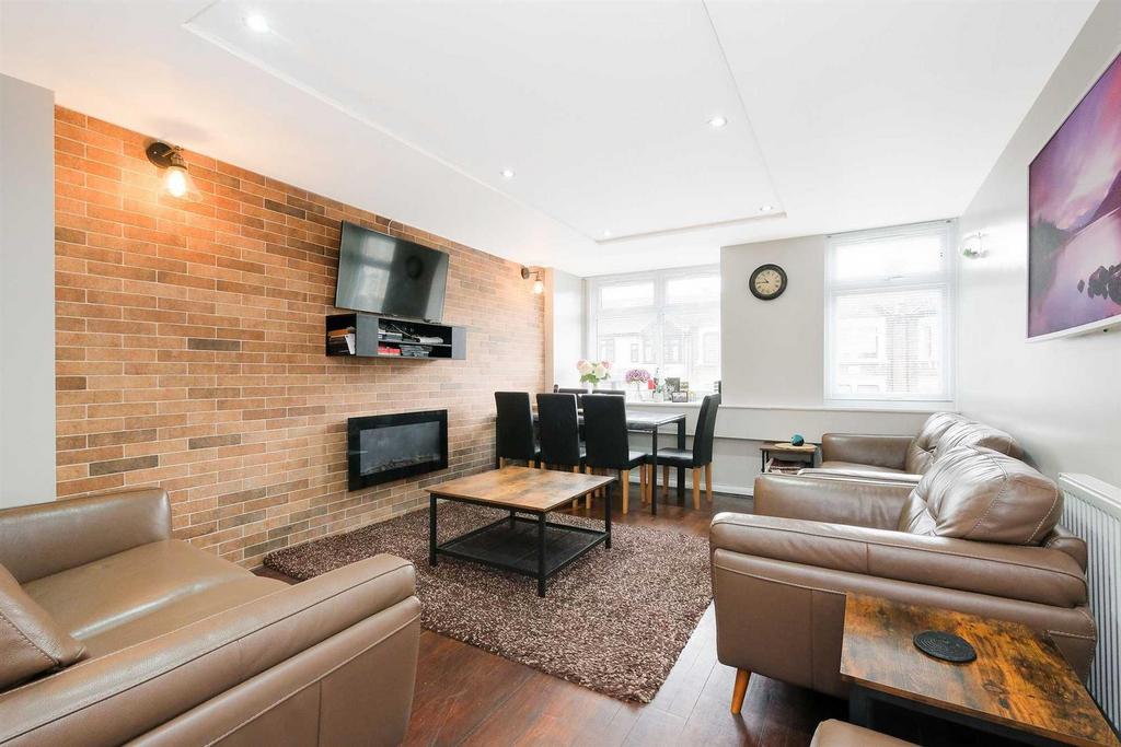 Lonsdale Road, Wanstead 2 bed townhouse - £550,000