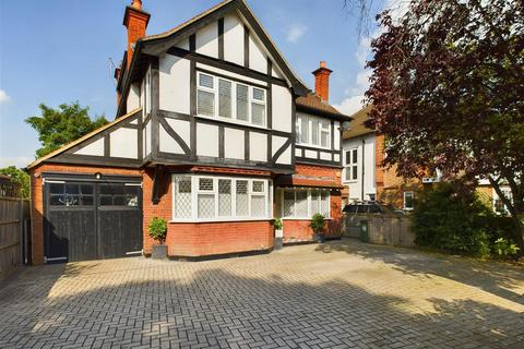 5 bedroom detached house for sale, Hersham Road, Walton-On-Thames