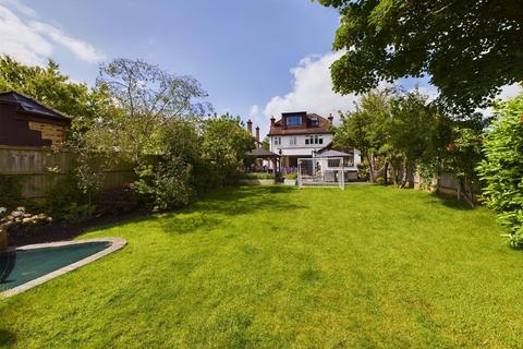 5 bedroom detached house for sale, Hersham Road, Walton-On-Thames