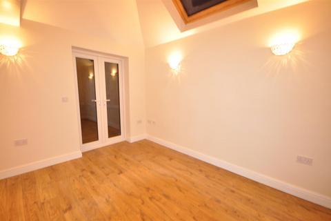 2 bedroom apartment to rent, Upper Howsell Road, Malvern