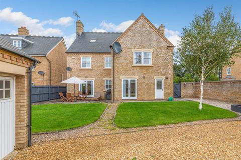 81 Bronte Avenue, Stotfold, Hitchin, SG5 4FB