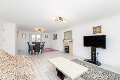 81 Bronte Avenue, Stotfold, Hitchin, SG5 4FB
