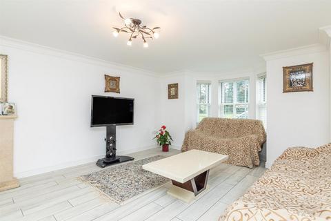 81 Bronte Avenue, Stotfold, Hitchin, SG5 4FB