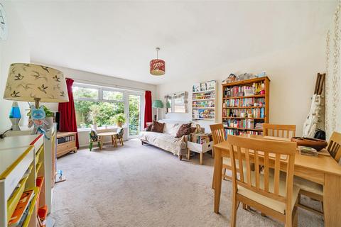 2 bedroom apartment for sale, Shrewsbury Close, Surbiton