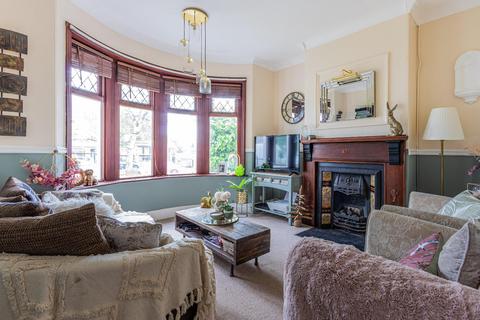4 bedroom semi-detached house for sale, Tynewydd Road, Barry CF62