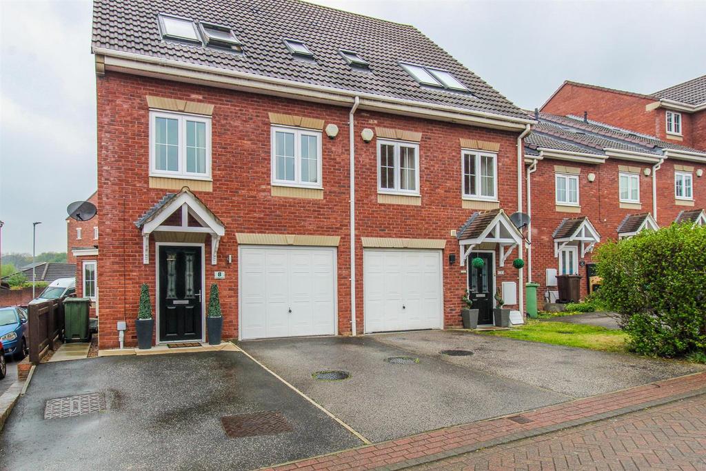 Kingsway Gardens, Ossett WF5 4 bed townhouse for sale £299,995
