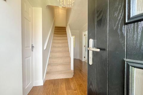 15 Garsdale, Northampton, NN2 8UY