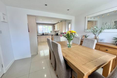 15 Garsdale, Northampton, NN2 8UY