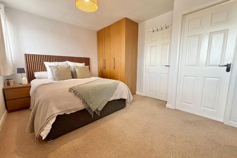 15 Garsdale, Northampton, NN2 8UY