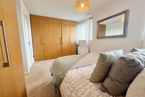 15 Garsdale, Northampton, NN2 8UY