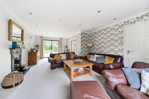 3 Highfields, Kings Langley, WD4 9JT