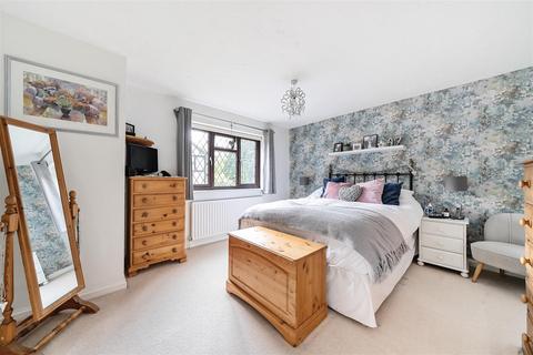 3 Highfields, Kings Langley, WD4 9JT
