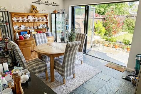 6 Cornfield Close, Wick, Littlehampton, BN17 6HY