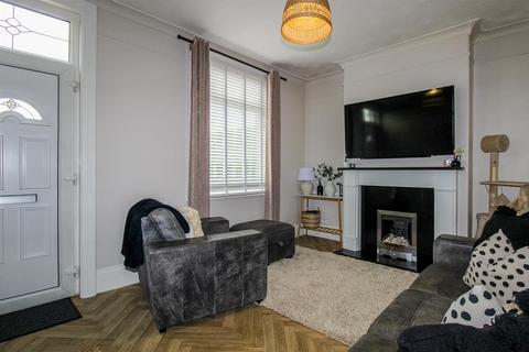 3 bedroom end of terrace house for sale, Hollin Lane, Wakefield WF4