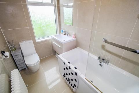 3 bedroom end of terrace house for sale, Hollin Lane, Wakefield WF4