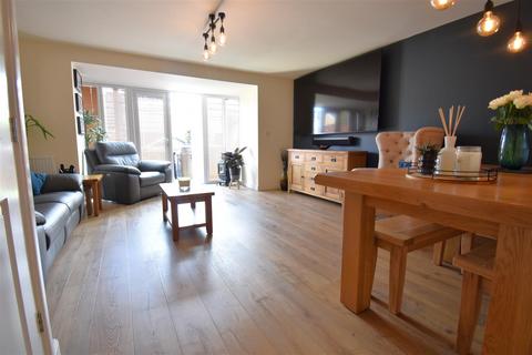 4 bedroom end of terrace house for sale, Charlton Hays, Patchway, Bristol