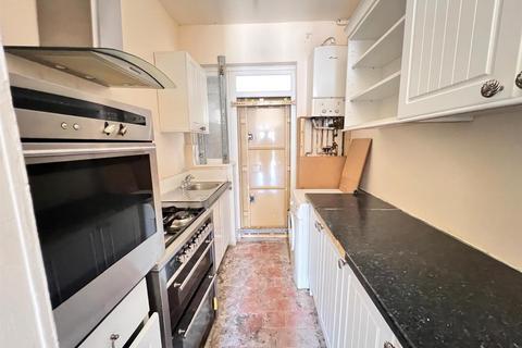 3 bedroom house for sale, Hampton Road, Ilford