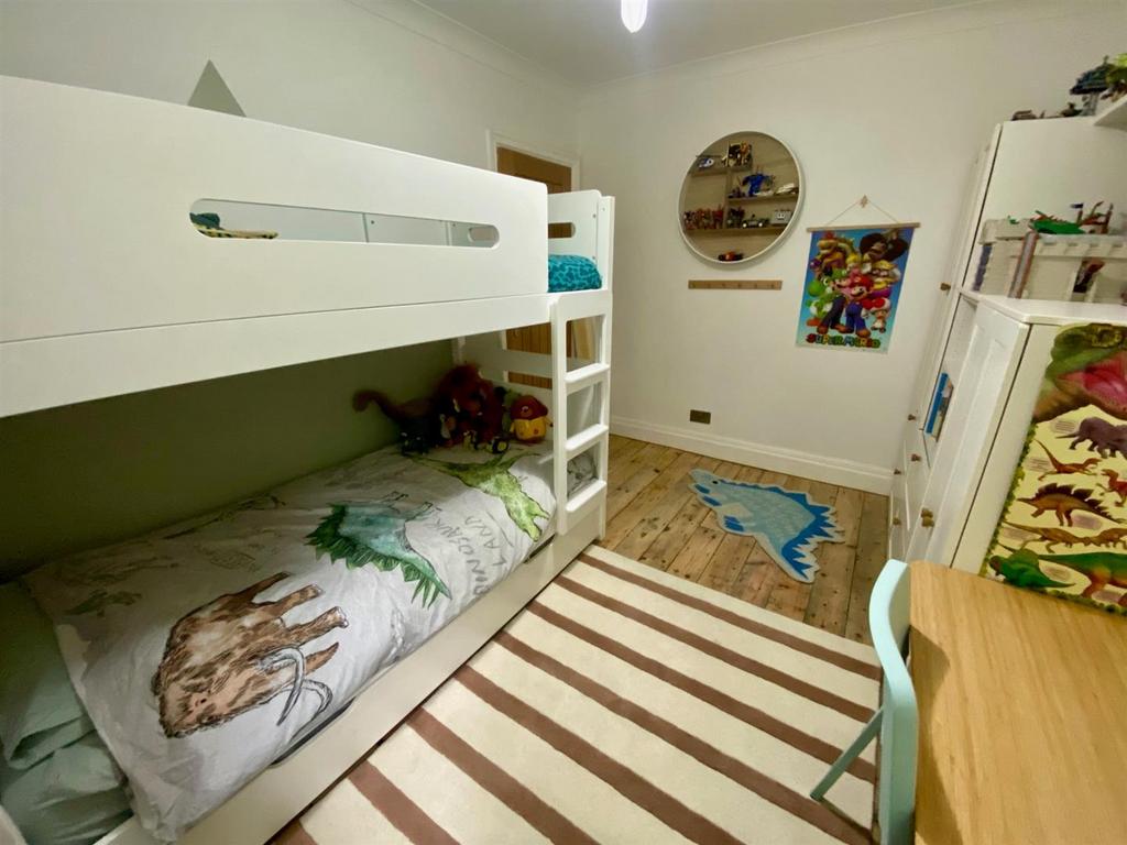 Bed 2 2.jpg