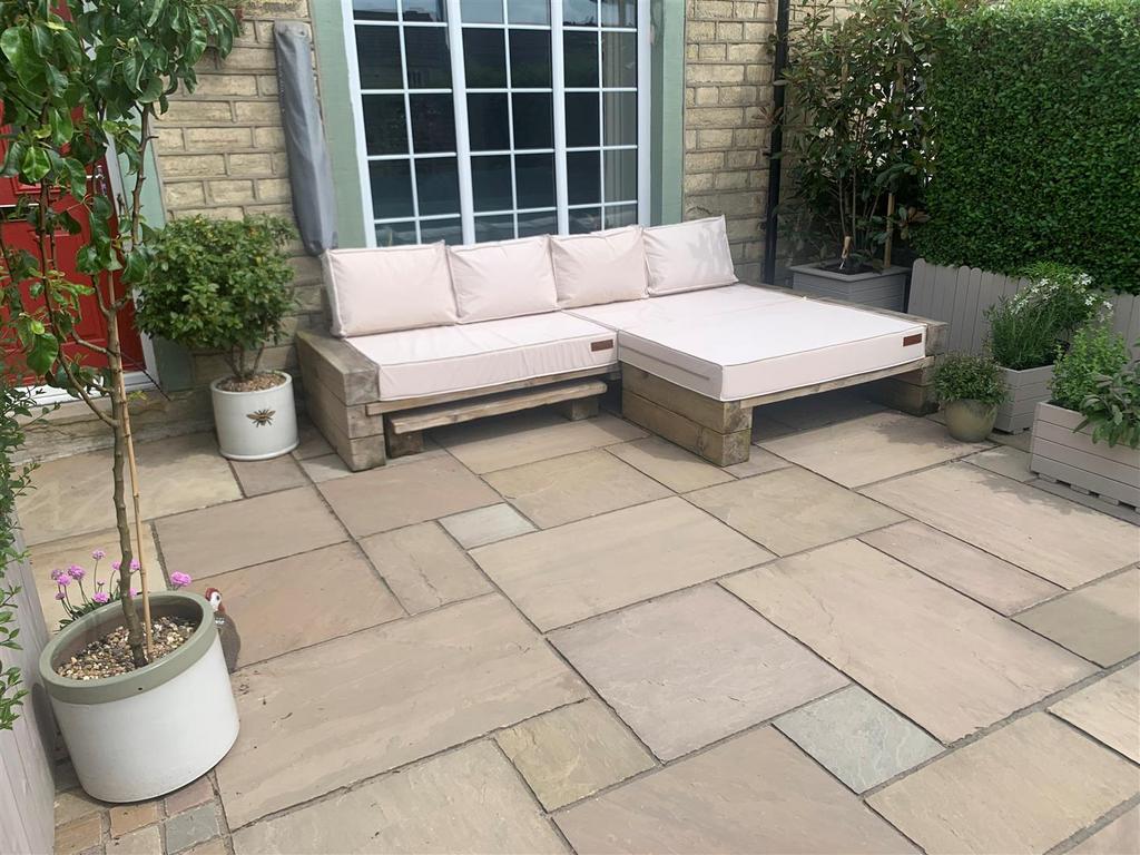 Front garden.jpg