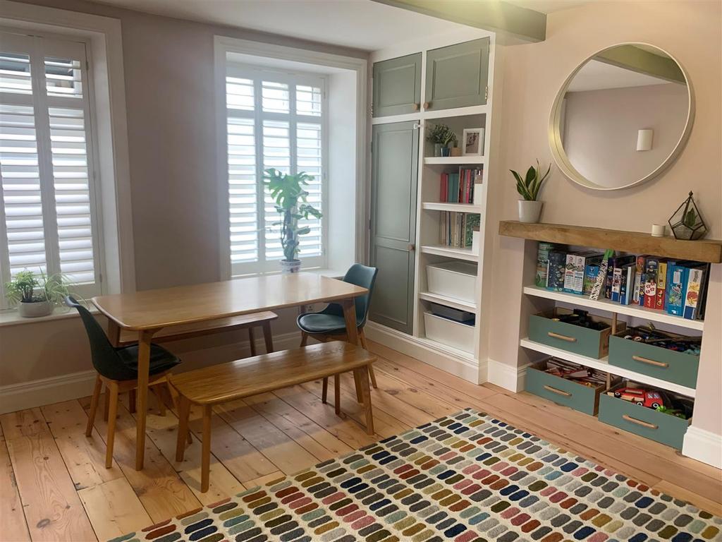 Dining room 2.jpg