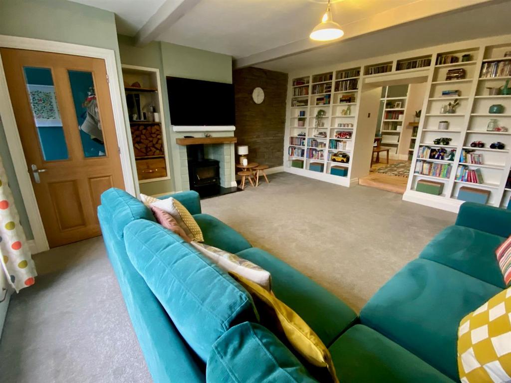 Lounge 6.jpg