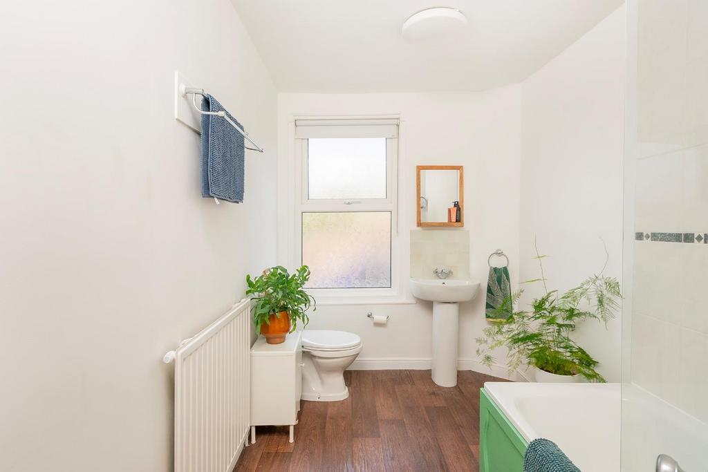 1 K6 A1 BN - Bathroom B.jpg