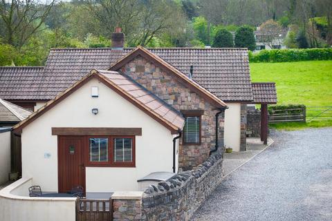 4 bedroom detached house for sale, Main Road, Cleeve