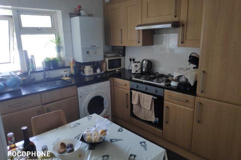 4 bedroom house share to rent, Foster Street, London NW4