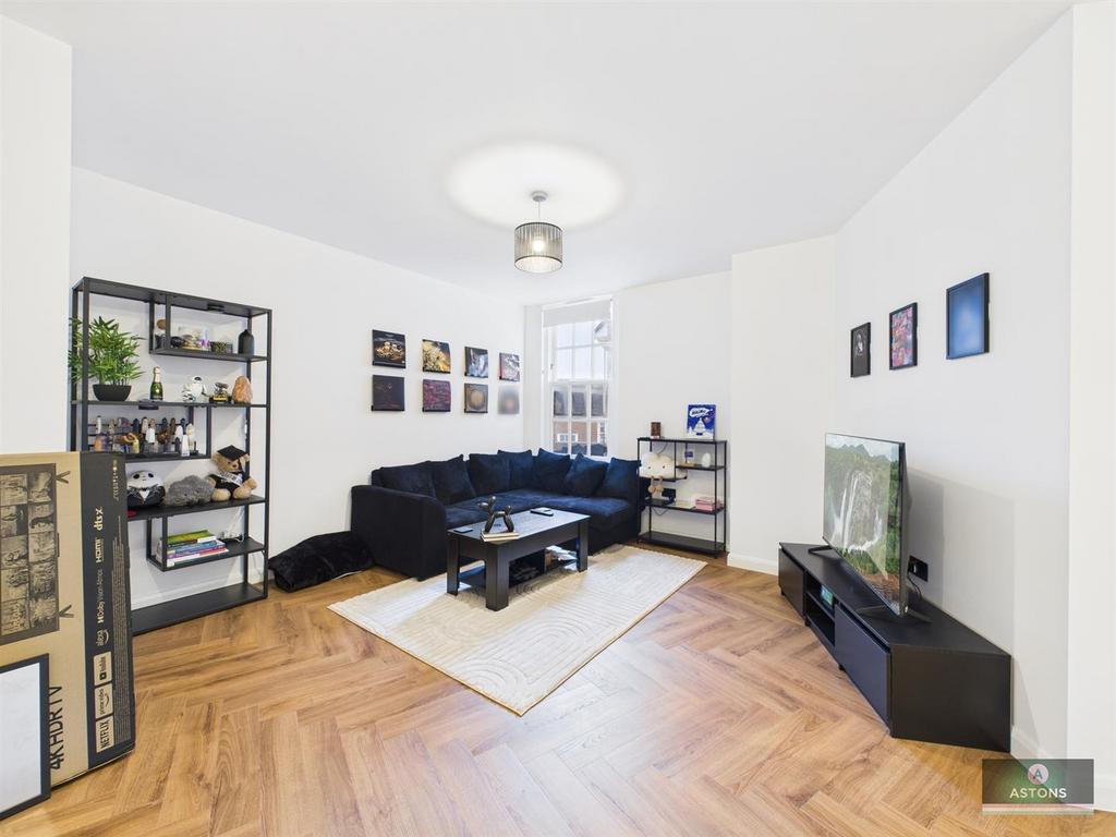 CAM04622 G0-PR0128-STILL002.jpg