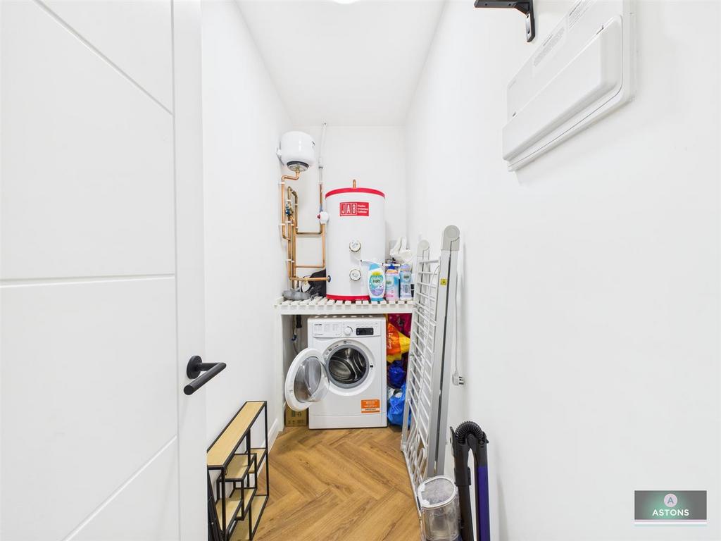 CAM04622 G0-PR0128-STILL007.jpg