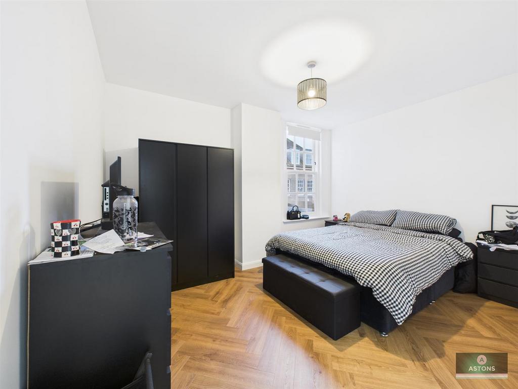 CAM04622 G0-PR0128-STILL008.jpg