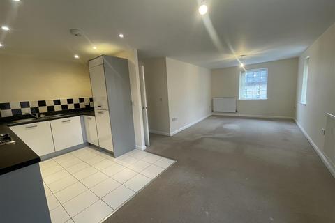 2 bedroom apartment to rent, Ivy Bank Close, Penistone, Sheffield, S36 7GU