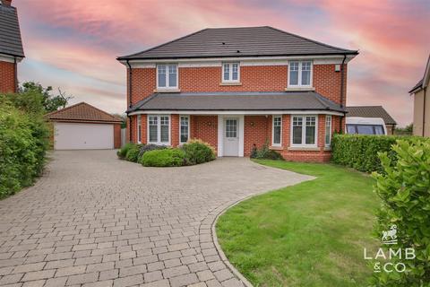 4 bedroom detached house for sale, Abrey Close, Great Bentley CO7