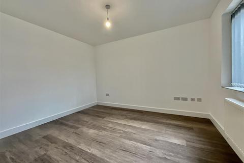 3 bedroom end of terrace house to rent, Counterpool Road, Kingswood, Bristol