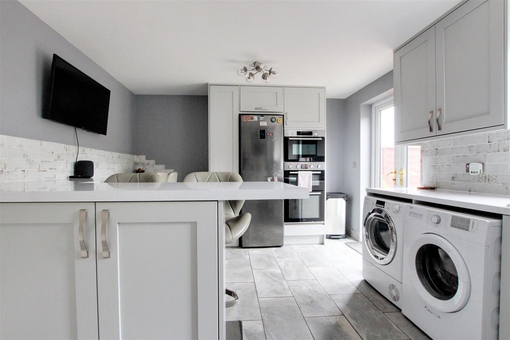 Kitchen/Breakfast Room