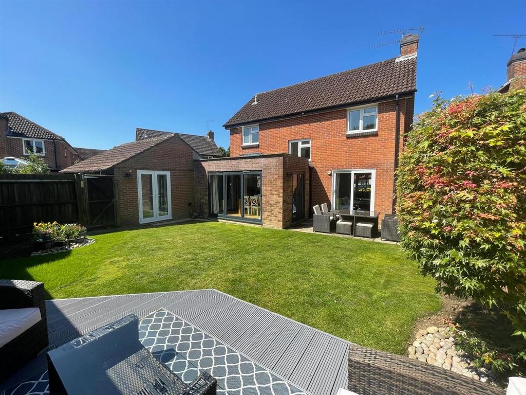 Benedict Close, Halterworth, Romsey... 5 bed detached house for sale