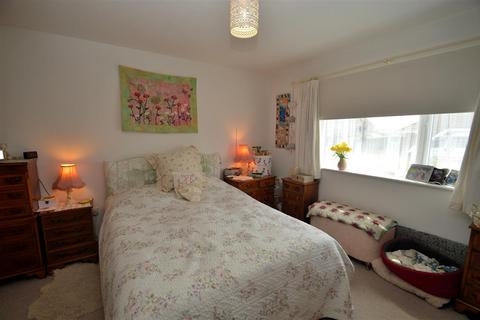 3 bedroom detached bungalow for sale, Windsor Drive, Freshwater