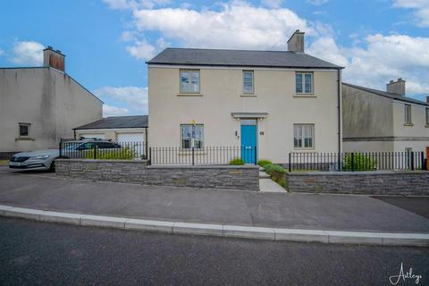 4 bedroom detached house for sale, Heathland Way,, Llandarcy, Neath