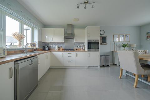 84 Heathland Way, Llandarcy, Neath, SA10 6FS