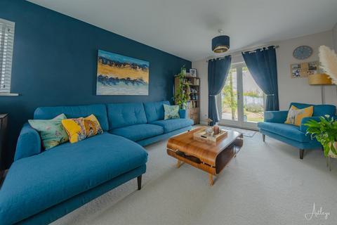 84 Heathland Way, Llandarcy, Neath, SA10 6FS