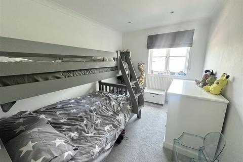 Flat 18, Booths Court Poplar Drive, Hutton, Brentwood, CM13 1YY